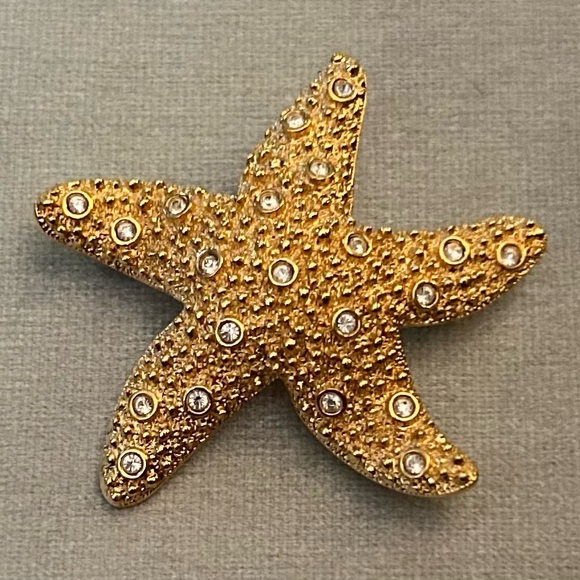 SWAROVSKI Signed, Gold & Crystal Studded Starfish Brooch